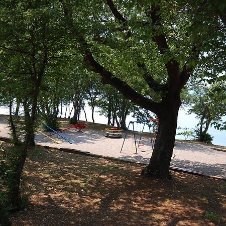 Apartment Mladan By El-Pi Tours Njivice Eksteriør bilde