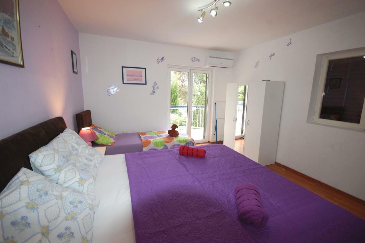 Apartment Mladan By El-Pi Tours Njivice Eksteriør bilde